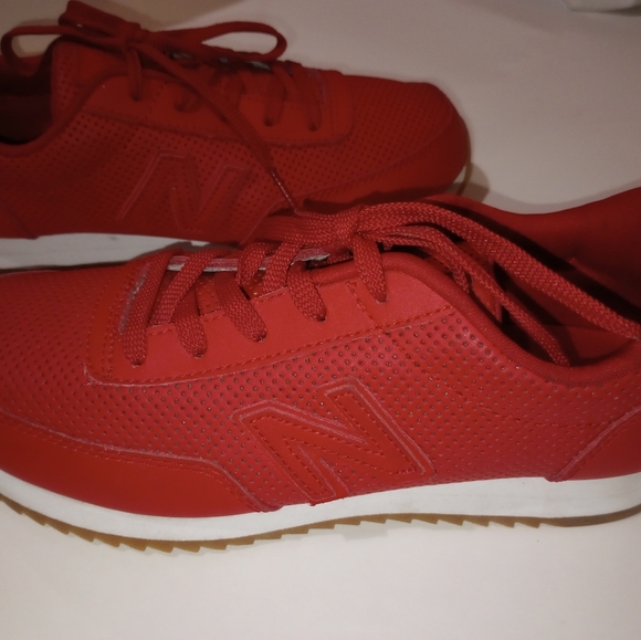 Shoes - Picture 5 of 6